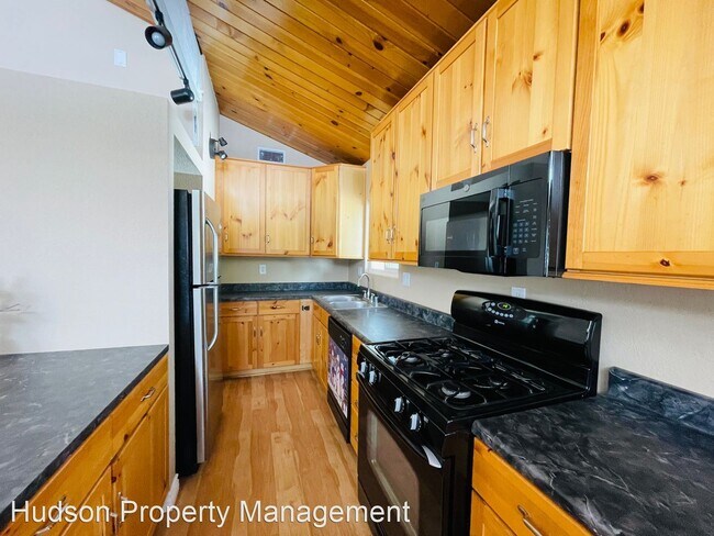Building Photo - 3 br, 2 bath House - 31435 Oakleaf Dr.