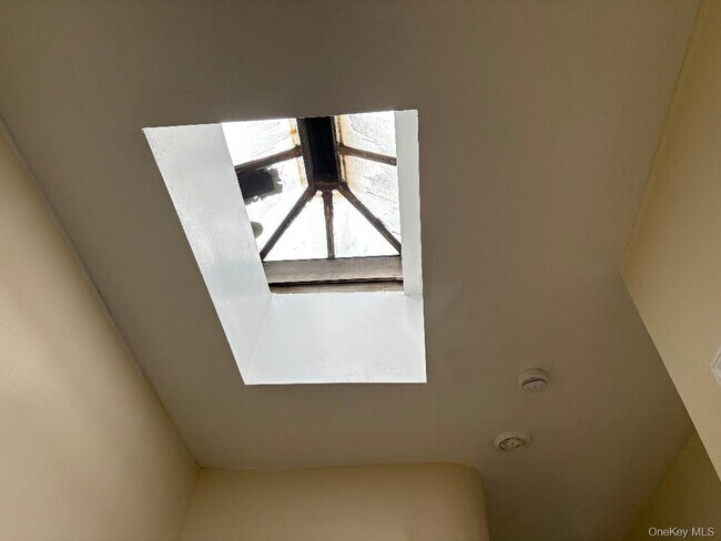 Foto del edificio - 342 E 194th St