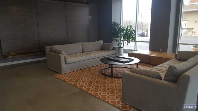 Foto del edificio - 800 12th St
