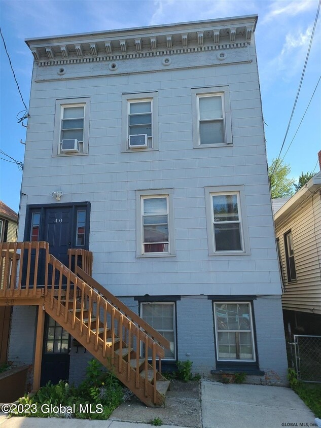 40 Pine St, Rensselaer, NY 12144 House Rental in Rensselaer, NY