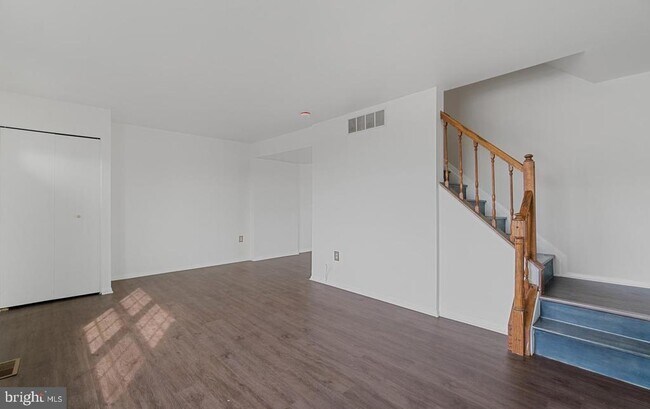 Building Photo - 21 Holland Hill Ct