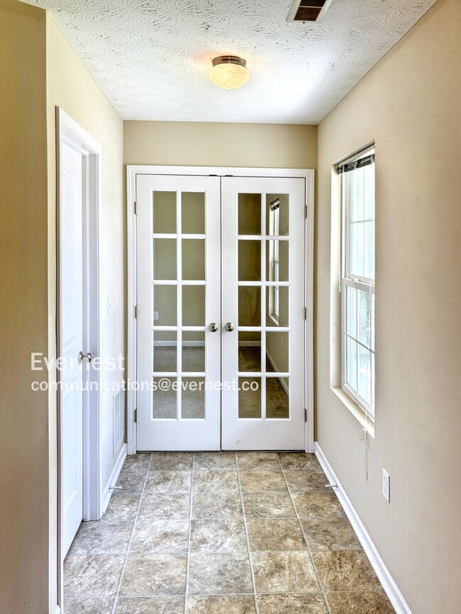Building Photo - 5679 Marshfield Dr