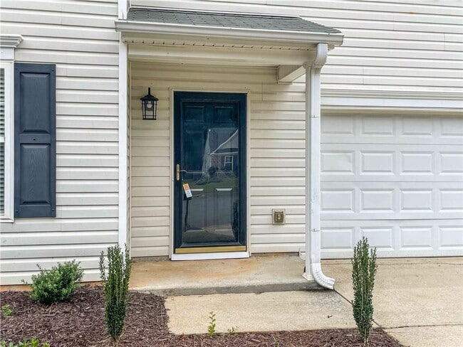 Foto del edificio - 6205 Tree Ridge Dr N W