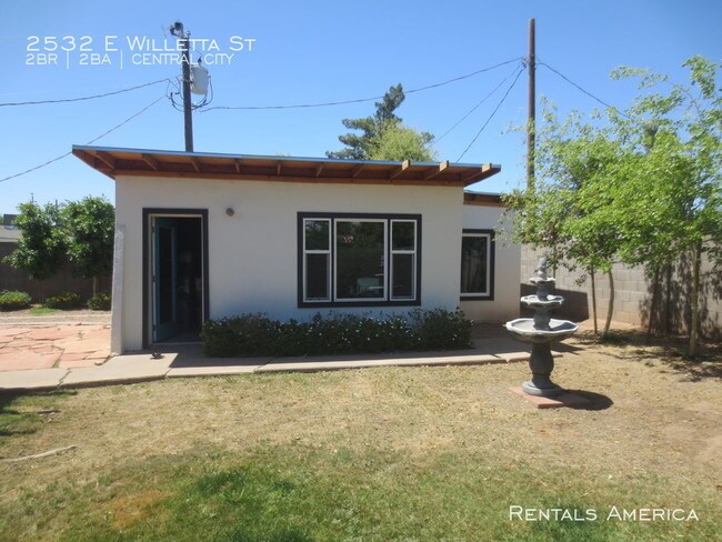 Building Photo - Charming 1930's Spanish Bungalow