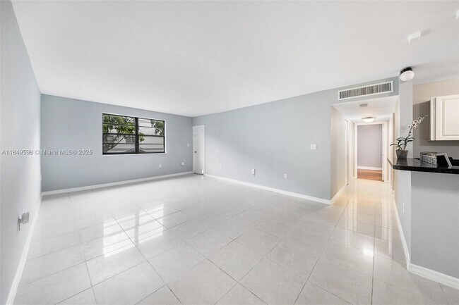 Foto del edificio - 9020 NE 8th Ave