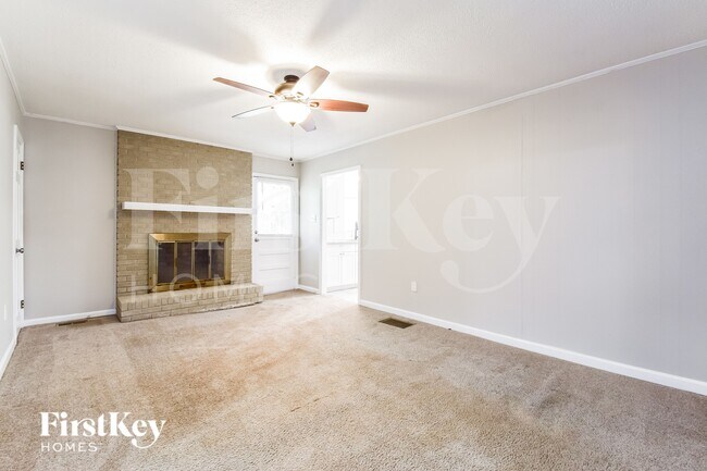 Building Photo - 75 Winnview Dr