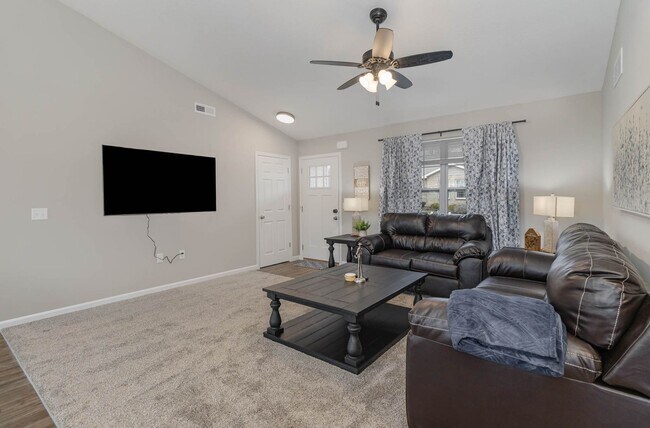 Foto del edificio - BRAND NEW Home away from Home among the Nook