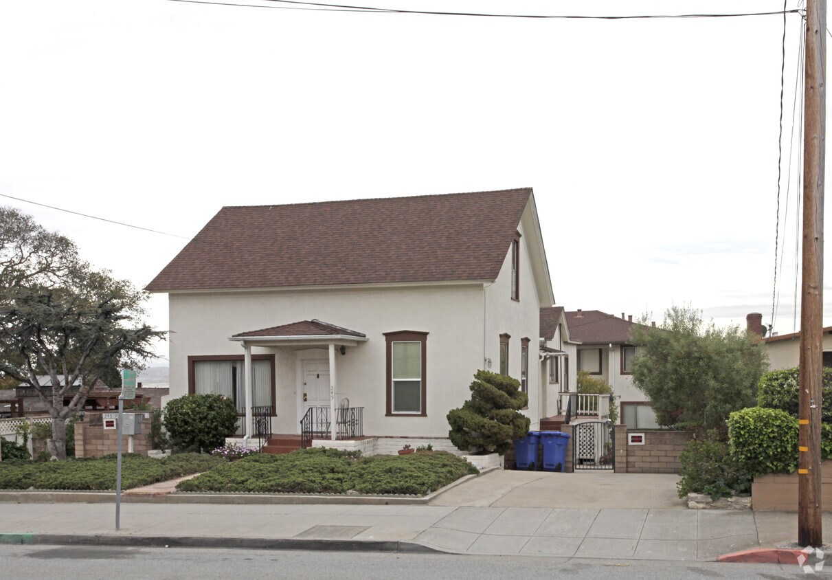 Building Photo - 245 Van Buren St