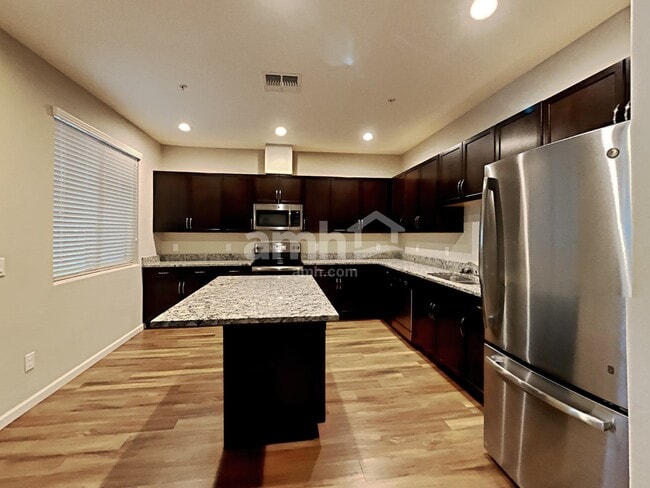 Building Photo - 20677 W Point Ridge Rd