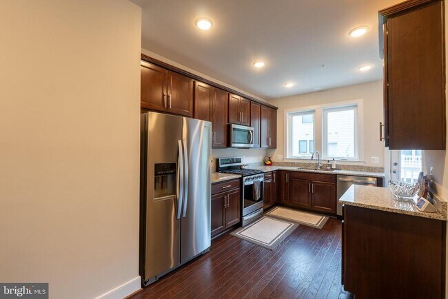 Building Photo - 515 Shorthorn Way