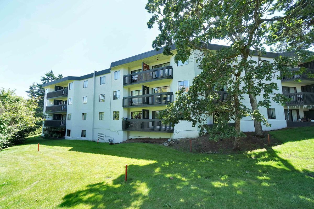 1000 Mckenzie Av, Victoria, BC V8X 4C8 Apartments 1000 Mckenzie Av