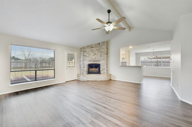 Foto del edificio - 2822 Forest Point Dr