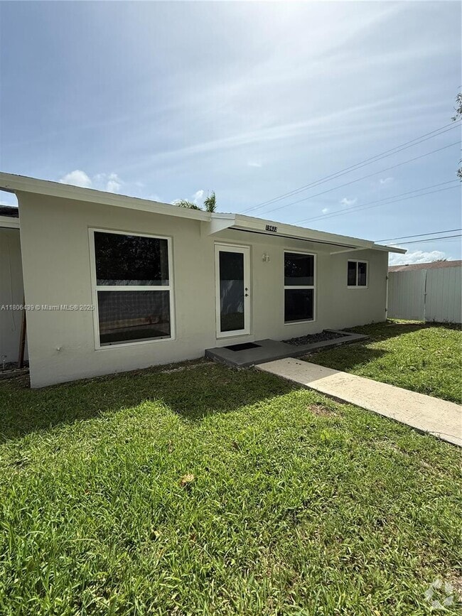 Building Photo - 19433 SW 103rd Ct