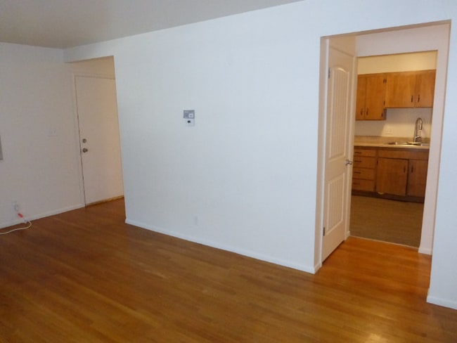 Foto del edificio - 475 N St E