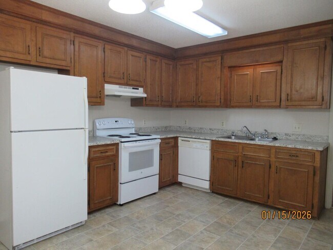 Building Photo - 174 Gertrude Dr