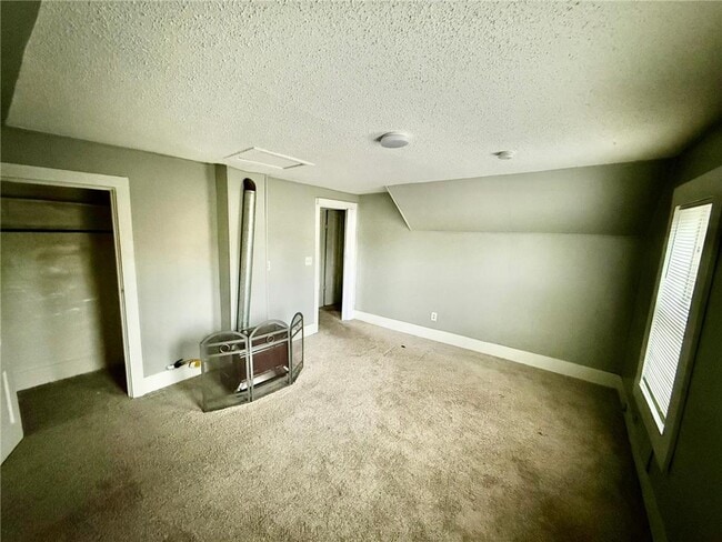 Building Photo - 20660 Holyoke Ave