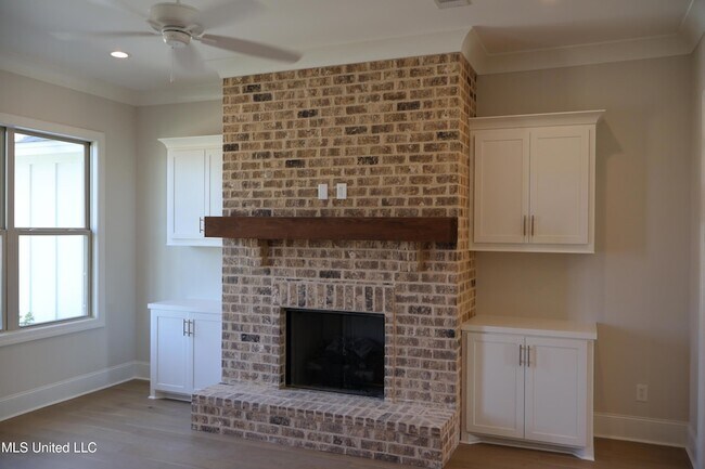 Foto del edificio - 113 Southern Oak Wy