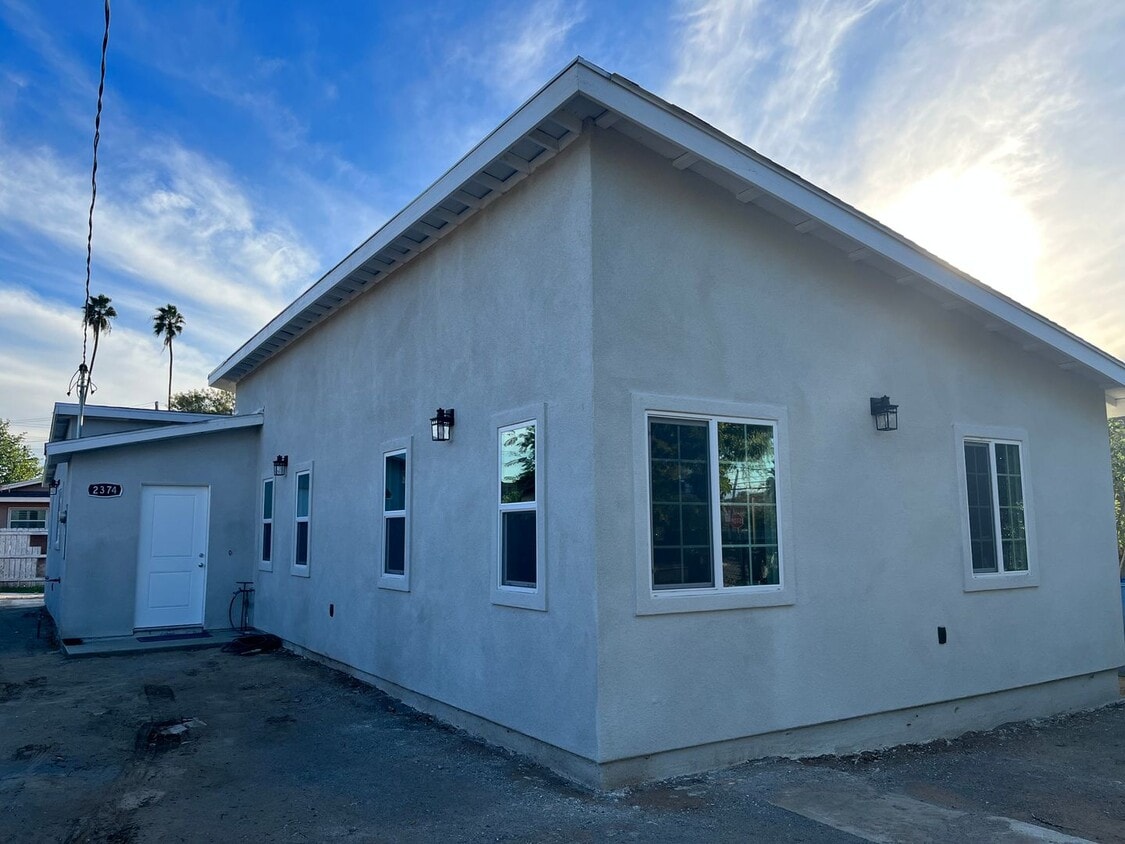 New Construction 3bd/2ba Single Story in Riverside - New Construction 3bd/2ba Single Story in Riverside