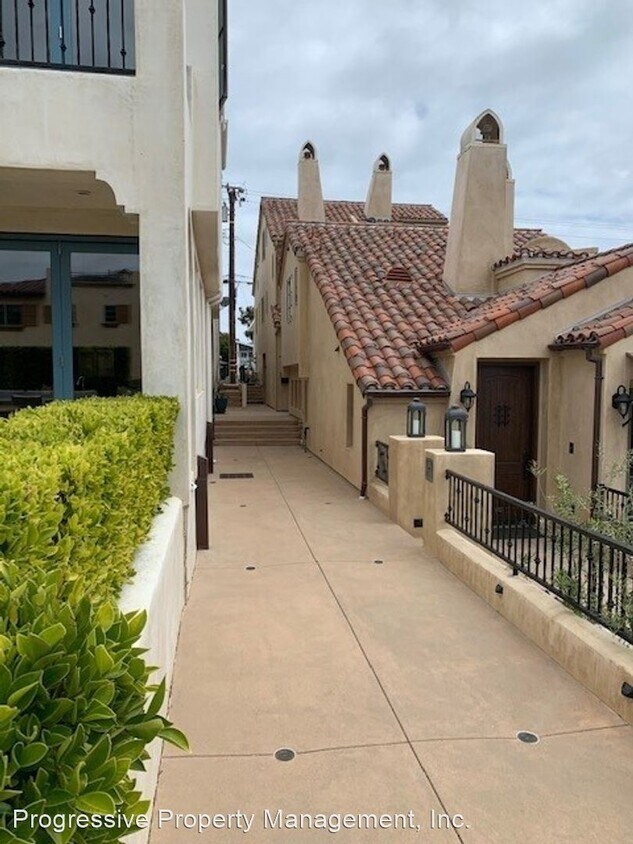 Primary Photo - 3 br, 2 bath House - 402.5 Dahlia Avenue