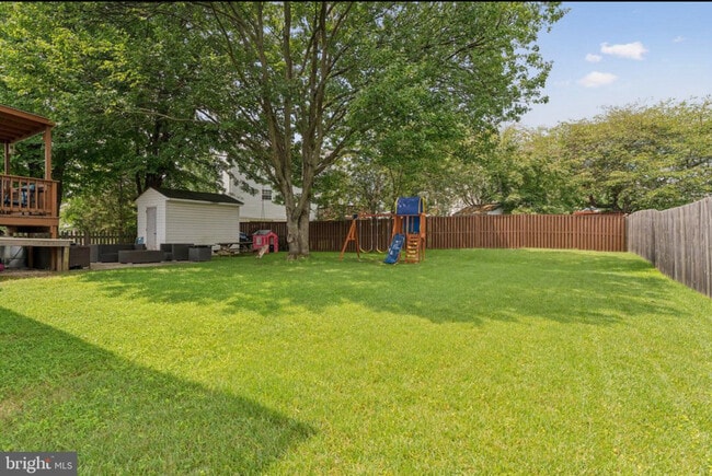 Foto del edificio - 5832 Riverside Dr