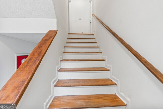 Foto del edificio - 6449 Pinebark Way