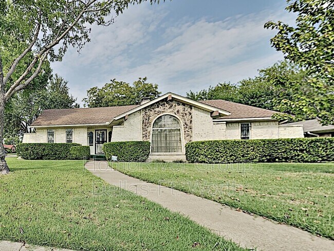 Building Photo - 7034 Allview Ln
