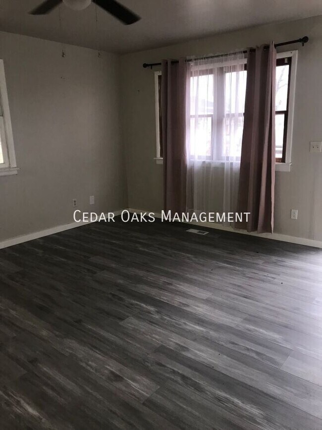 Building Photo - 321 S Neal St