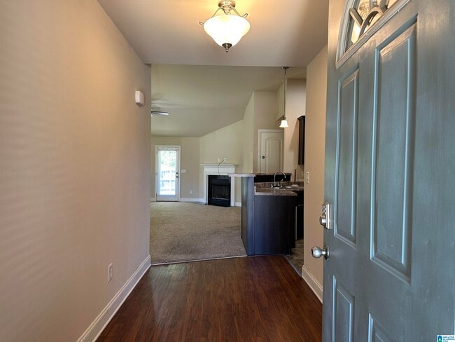 Building Photo - 480 River Crest Dr N