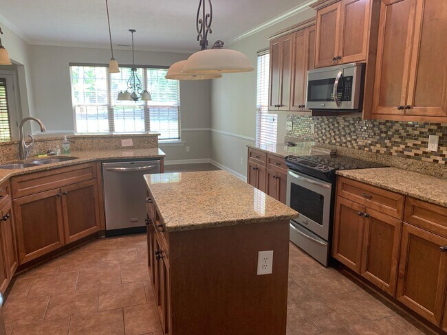 Foto del edificio - 5140 Wells Dr