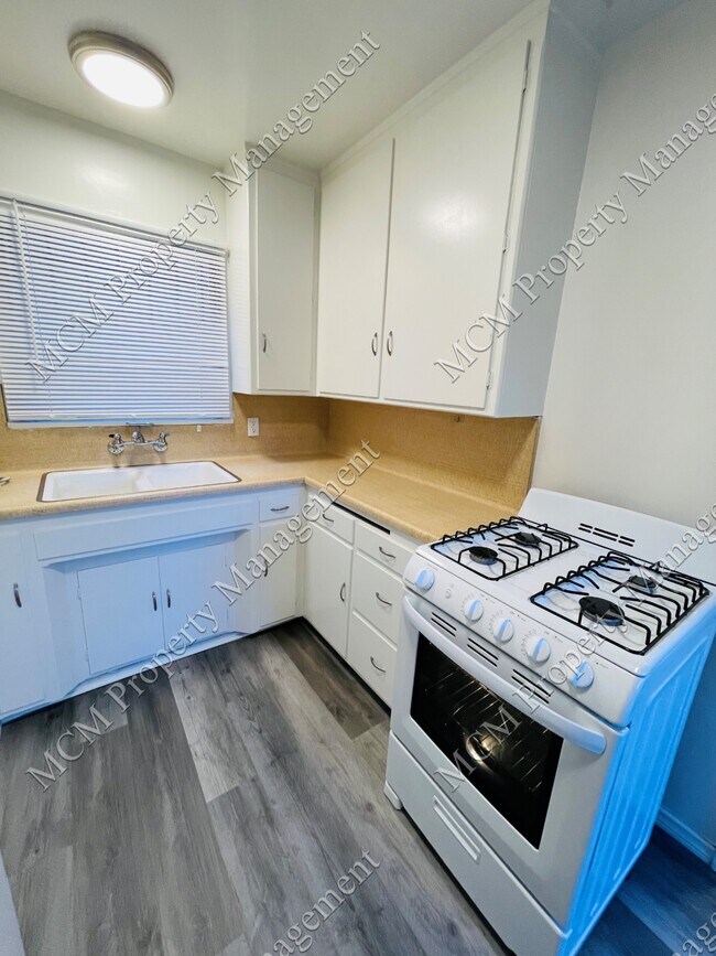 Unit 23 3/4 Kitchen - 23 Rose Ave