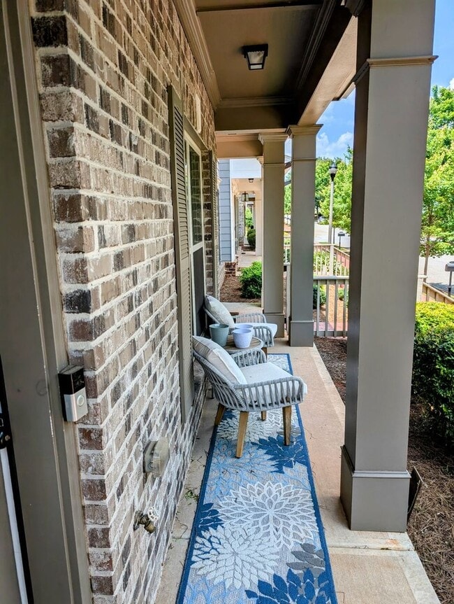 Building Photo - Charming 3BR Townhouse in Historic College...