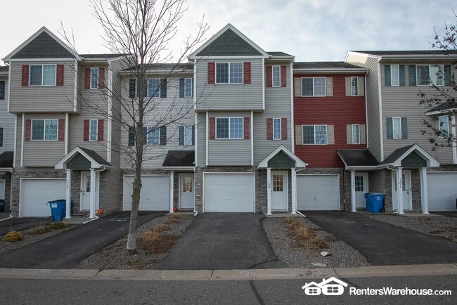 Building Photo - 109 19th Ave SE