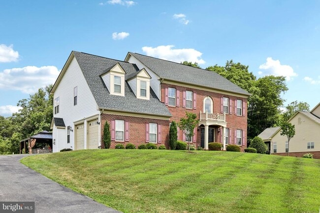 Building Photo - 141 Hawkes Ct