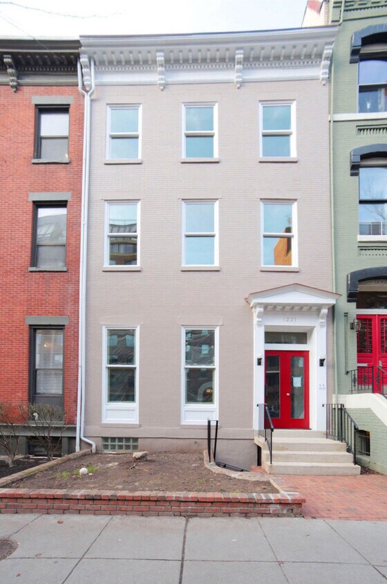 Foto principal - 1221 N Street, NW
