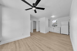 Building Photo - 725 2nd St