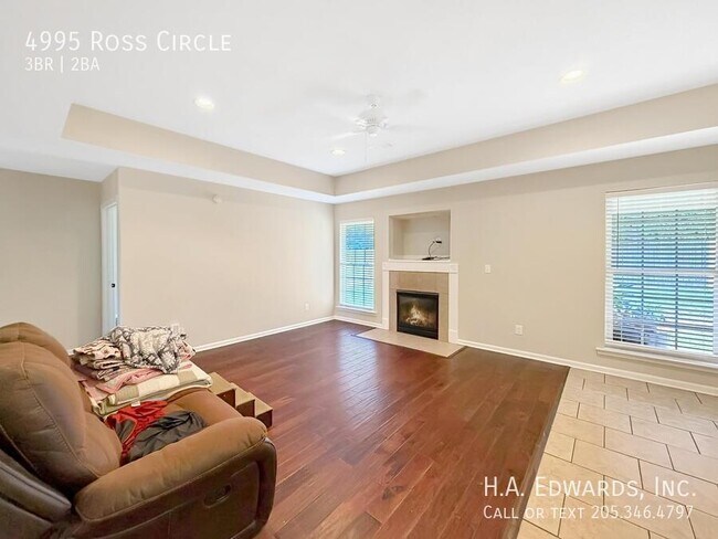 Foto del edificio - 4995 Ross Cir