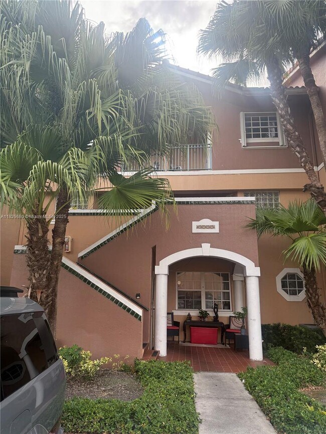 Building Photo - 10010 Hammocks Blvd