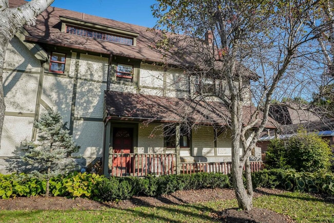 Foto del edificio - 10 Carriage House Ln