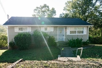 Building Photo - 2638 Dexter Ln