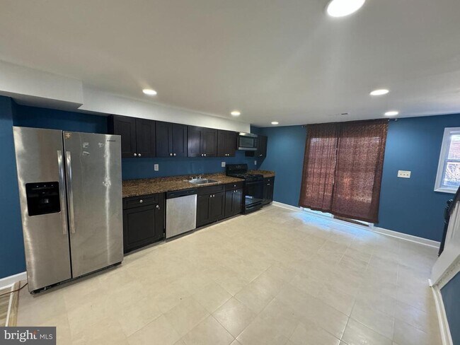 Foto del edificio - 8027 Eastdale Rd