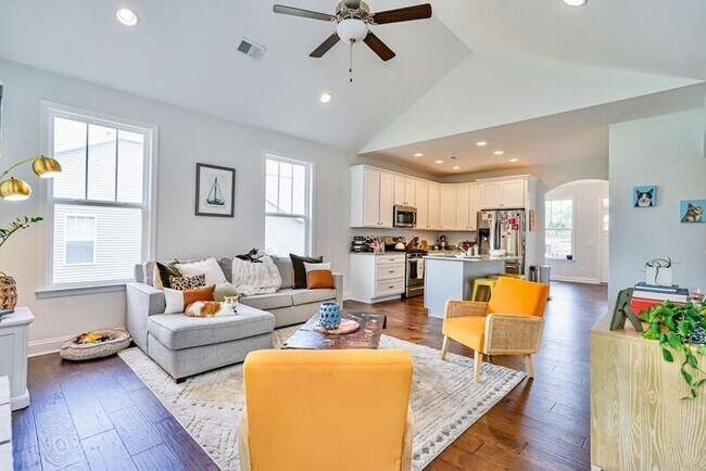 Foto del edificio - 117 Forest Ridge Way