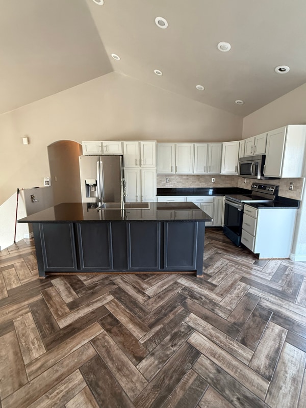 Building Photo - 2210 Silvertip St