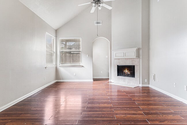 Building Photo - 3107 Lavender Candle Dr