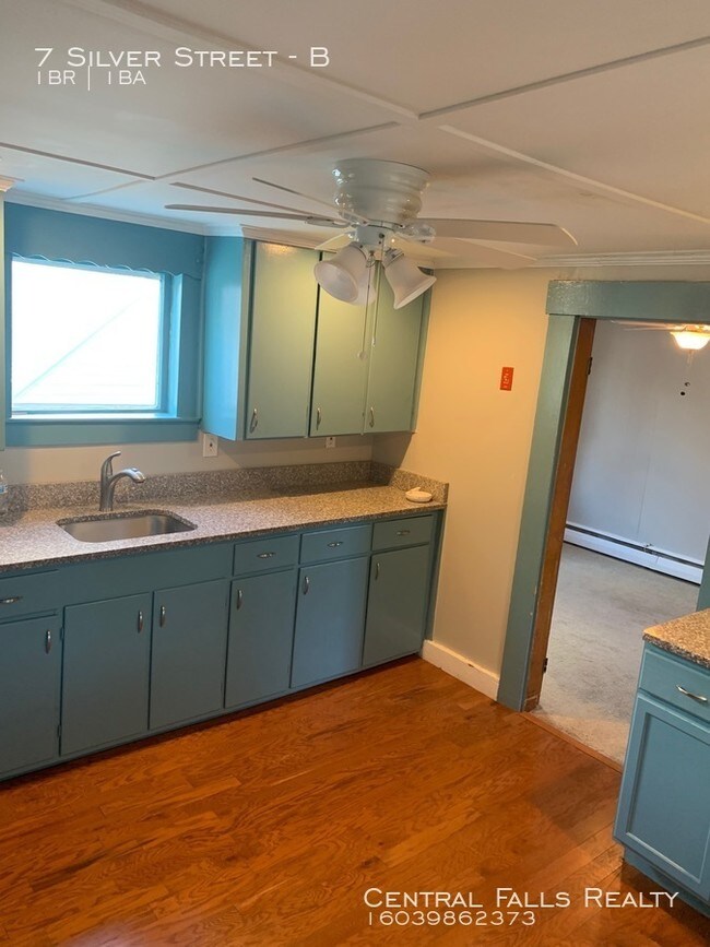 Foto del edificio - Walk to Downtown Somersworth!