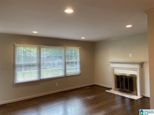 Building Photo - 240 Allen Ave