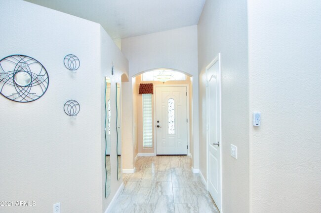 Foto del edificio - 558 W Bluefield Ave