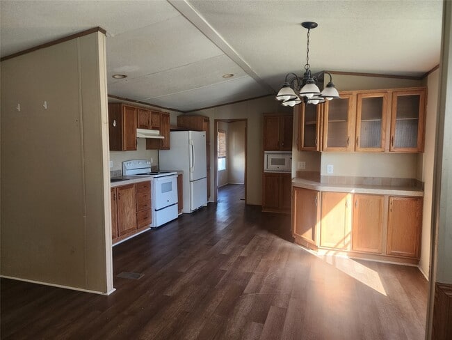 Building Photo - 21337 W Knox Dr