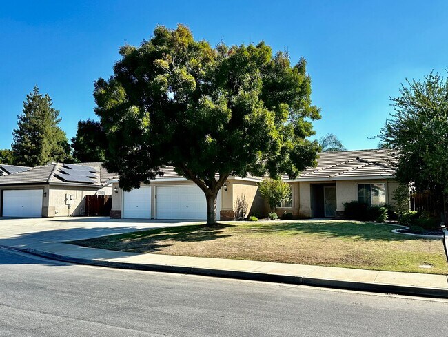 Building Photo - Northwest Dream Home!!!! 3+2 Granite Count...