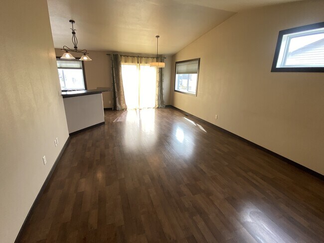 Foto del edificio - 639 38th Ave E