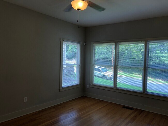 Building Photo - PRE-LEASING FOR AUGUST 2026!